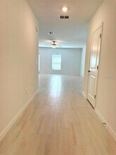 11571 Radiant Shr Lp in San Antonio, FL - Building Photo - Building Photo