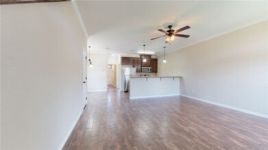 303 Ash St in College Station, TX - Building Photo - Building Photo