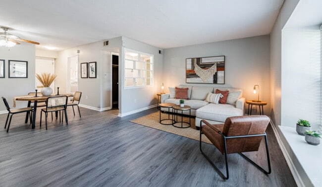 Courtyard on Main in Salisbury, NC - Building Photo - Building Photo