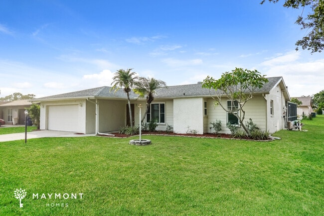 1003 Southern Pine Ln in Sarasota, FL - Building Photo - Building Photo