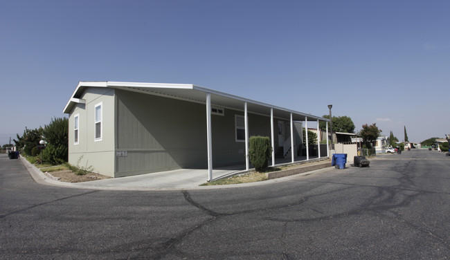 Santiago Hillside Estates in San Bernardino, CA - Foto de edificio - Building Photo