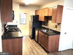 8323 Stationhouse Ct in Lorton, VA - Building Photo - Building Photo