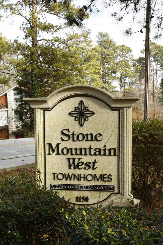 Stone Mountain Townhomes in Stone Mountain, GA - Building Photo - Building Photo