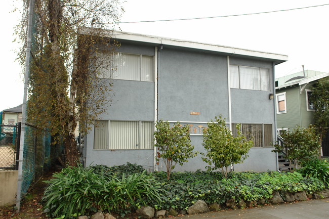 1250 Berkeley Way in Berkeley, CA - Foto de edificio - Building Photo