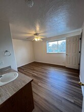 4165 Camellia St in Springfield, OR - Building Photo - Building Photo