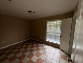 6644 W Fuqua St in Missouri City, TX - Building Photo - Building Photo