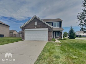 618 Albermarle Dr in Pittsboro, IN - Building Photo