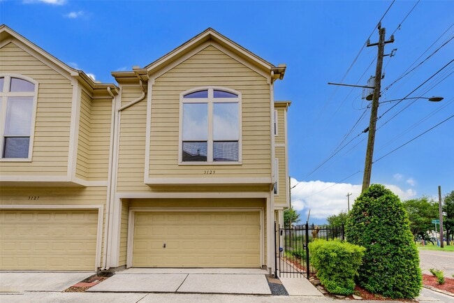 property at 3129 Dallas St