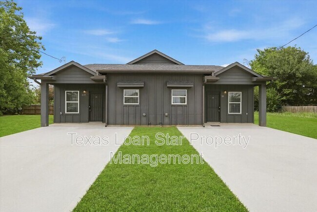 property at 319 N Carolina St