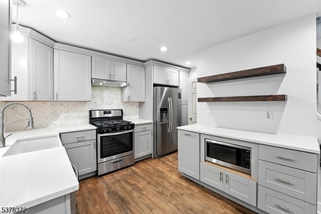 37-06 Ferry Heights in Fair Lawn, NJ - Building Photo - Building Photo