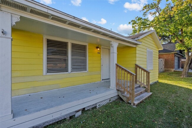1916 N Logan St in Texas City, TX - Building Photo - Building Photo