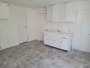 10117 Hampden Ave in Cleveland, OH - Foto de edificio - Building Photo