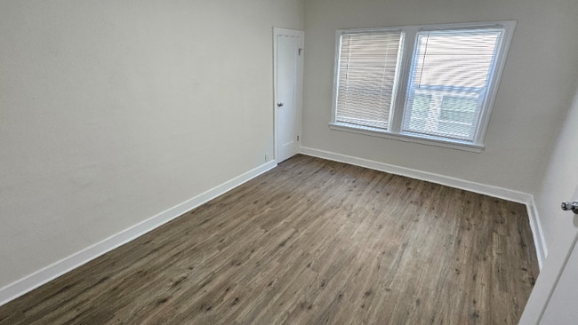 427-431 Normandie Ave in Los Angeles, CA - Building Photo - Building Photo