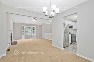 987 Fox Valley Trail in Stone Mountain, GA - Building Photo - Building Photo