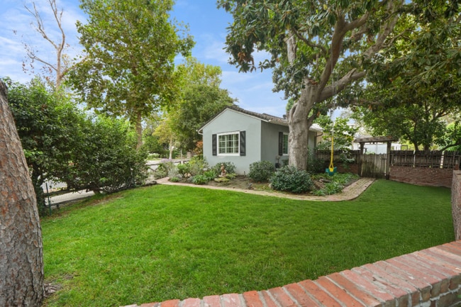 1526 Morningside Dr in Burbank, CA - Building Photo - Building Photo