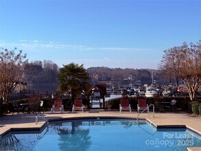 1133 Torrence Cir in Davidson, NC - Building Photo - Building Photo