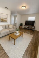 709 W 4th St in West Palm Beach, FL - Building Photo