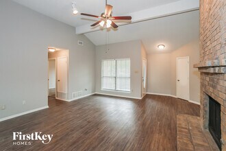 2106 Stein Way in Carrollton, TX - Building Photo - Building Photo
