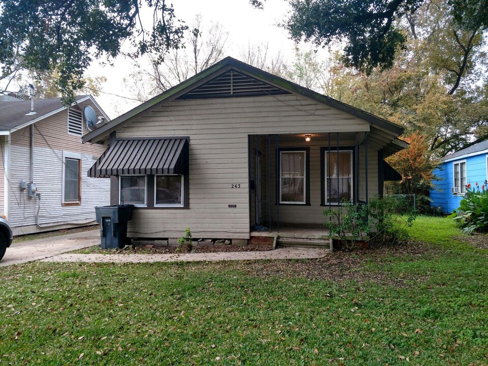 243 E Fairview St in Shreveport, LA - Building Photo