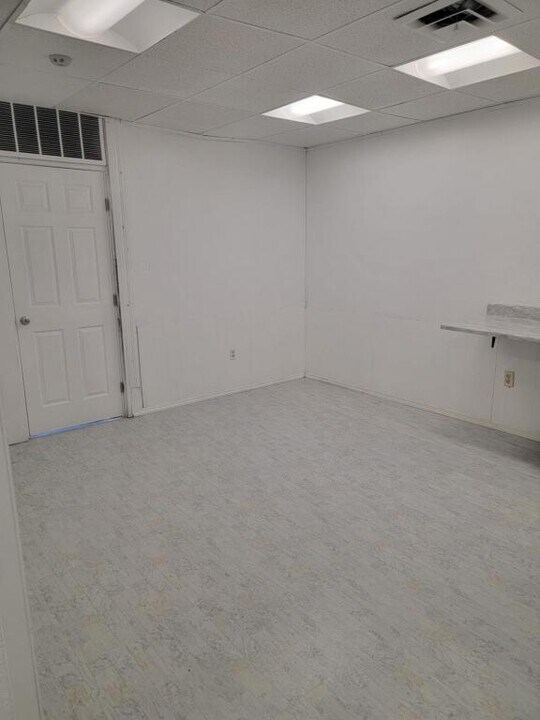 306 Depot St in Youngwood, PA - Building Photo