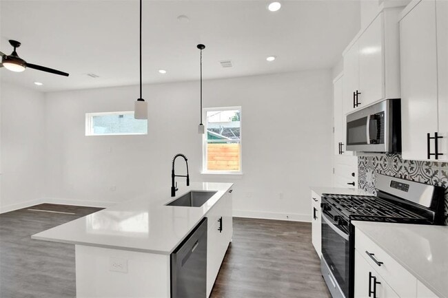 7603 Carver Ave in Austin, TX - Building Photo - Building Photo