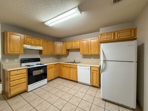 5877 Byrom St in Milton, FL - Building Photo - Building Photo