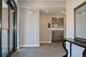 947 Hope St in Stamford, CT - Building Photo - Building Photo