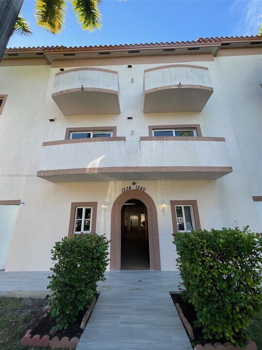 1234 NW 4th St-Unit -210 in Miami, FL - Building Photo