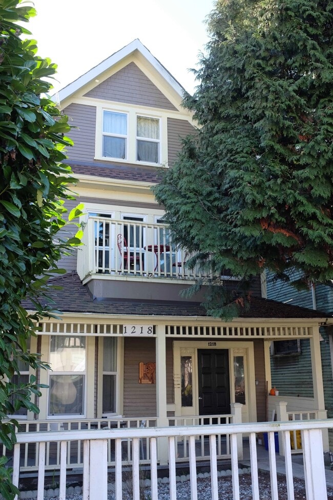 property at 1218 E Georgia St