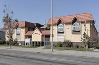 Imperial Apartments in Downey, CA - Foto de edificio - Building Photo