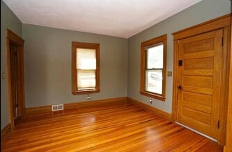 1005 C St in Rockford, IL - Building Photo - Building Photo