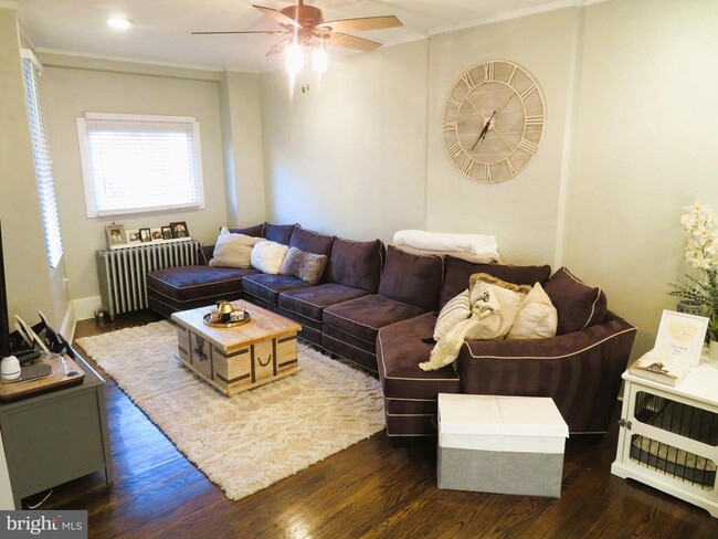 5206 Ridge Ave in Philadelphia, PA - Building Photo - Building Photo