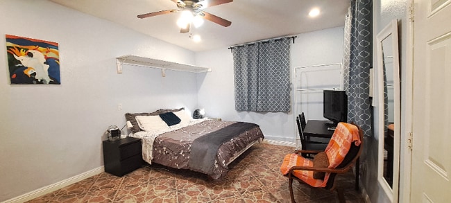 1045 N Hazard Ave in Los Angeles, CA - Building Photo - Building Photo