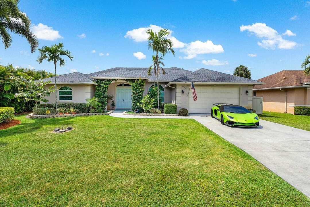 2999 Dovedale Ct in Wellington, FL - Building Photo