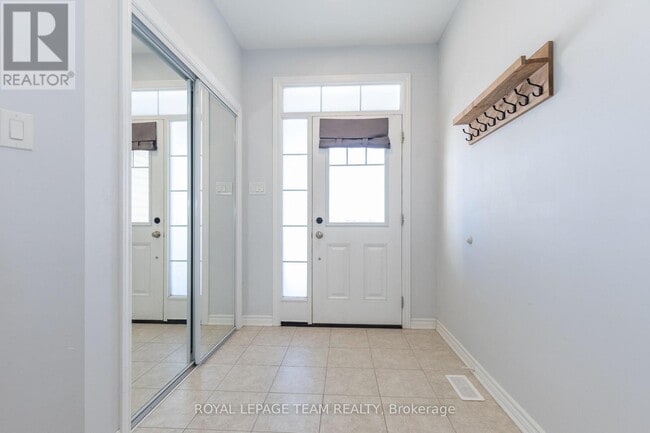 937 Shimmerton Cir in Ottawa, ON - Building Photo - Building Photo