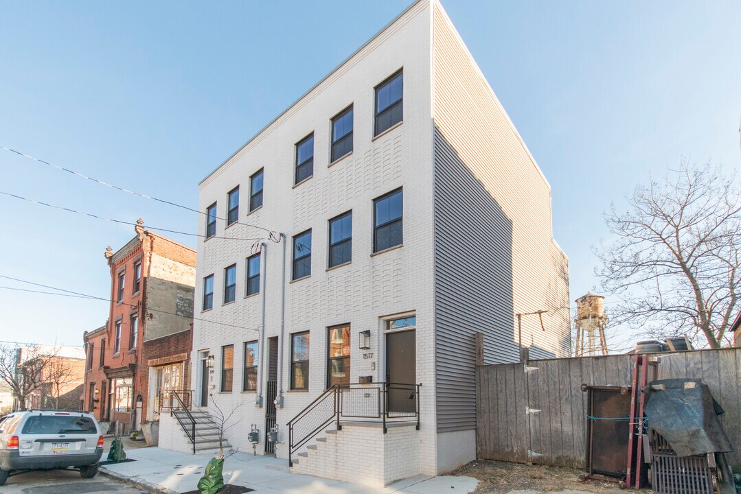 1517 N 27th St in Philadelphia, PA - Building Photo