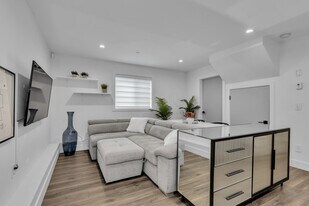 443 E 55th Ave in Vancouver, BC - Building Photo