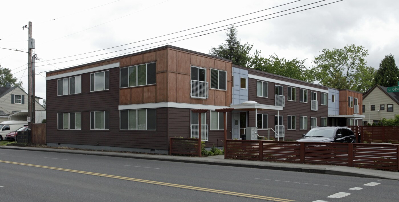 3866 SE Taylor St in Portland, OR - Foto de edificio