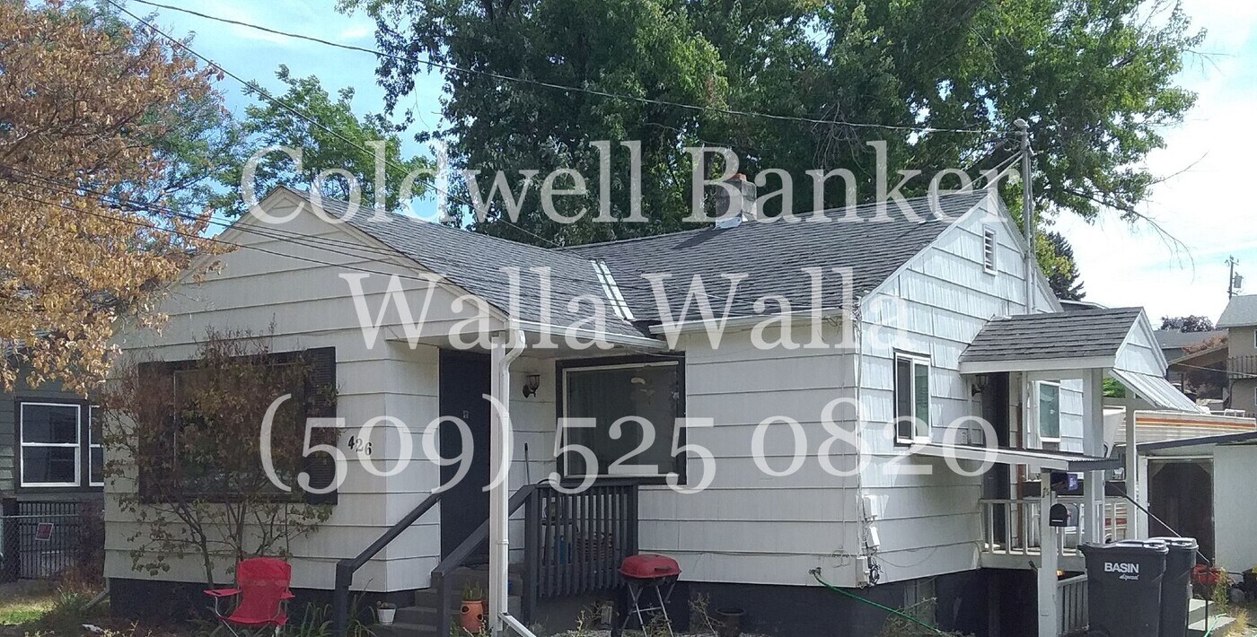 426 SE 4th St in College Place, WA - Building Photo