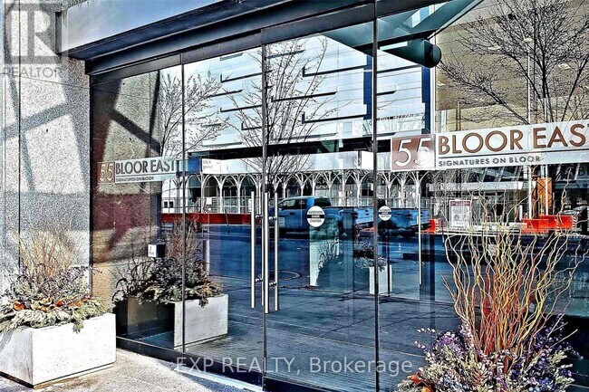 55 Bloor St E in Toronto, ON - Building Photo - Building Photo