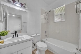 453 Alston Dr in Orlando, FL - Building Photo