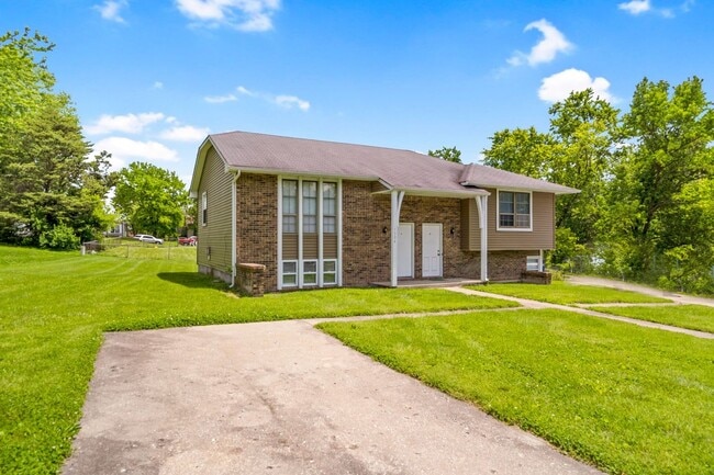 1304 Essex Ct