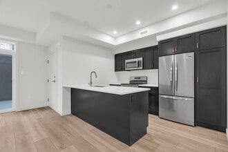 824 Woolwich St in Guelph, ON - Building Photo - Building Photo