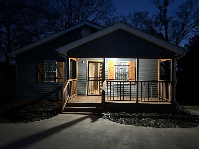 112 Scott Hill St in Milledgeville, GA - Building Photo - Building Photo