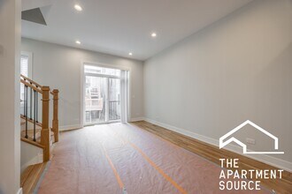 858 N Paulina St in Chicago, IL - Foto de edificio - Building Photo