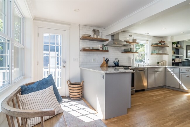 31B Oak St in Wellesley, MA - Foto de edificio - Building Photo
