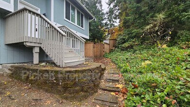 1155 Silverleaf Ct E in Port Orchard, WA - Building Photo - Building Photo