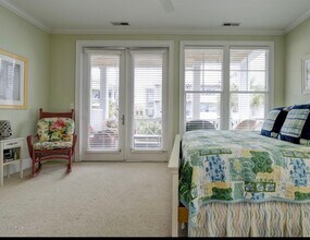 14 Greensboro St E in Wrightsville Beach, NC - Building Photo - Building Photo