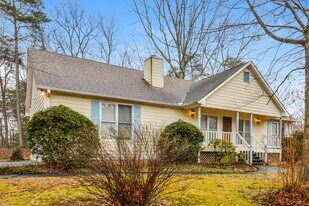 10 Peace Tree Ln NE in Rydal, GA - Building Photo