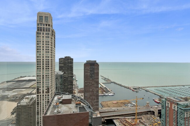 512 N McClurg Ct in Chicago, IL - Building Photo - Building Photo